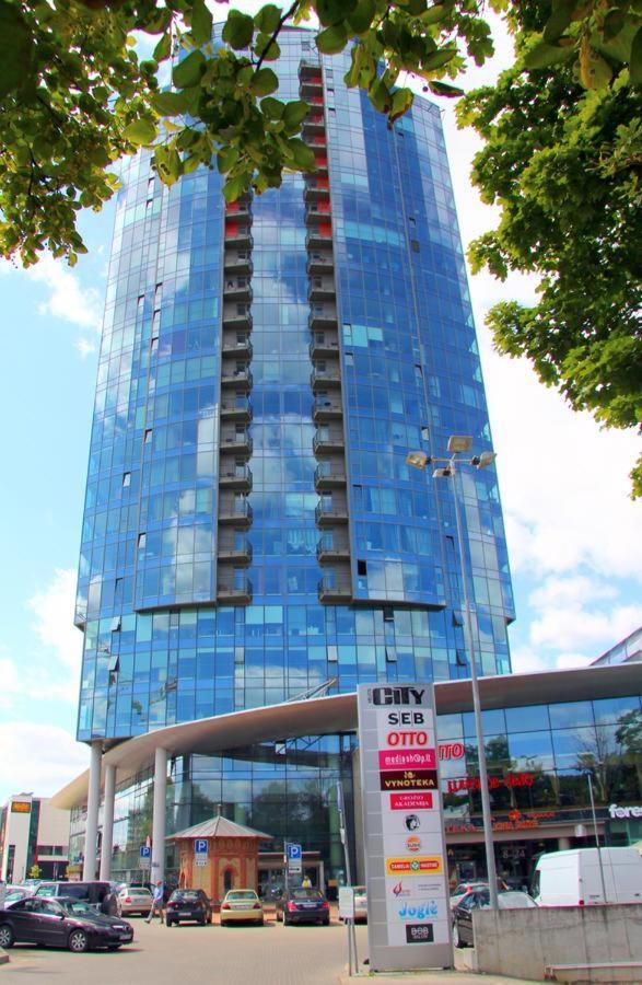 Helios Luxury Apartment In Vilnius Skyscraper エクステリア 写真