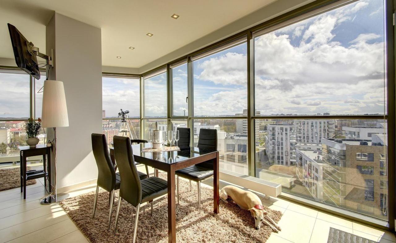 Helios Luxury Apartment In Vilnius Skyscraper エクステリア 写真