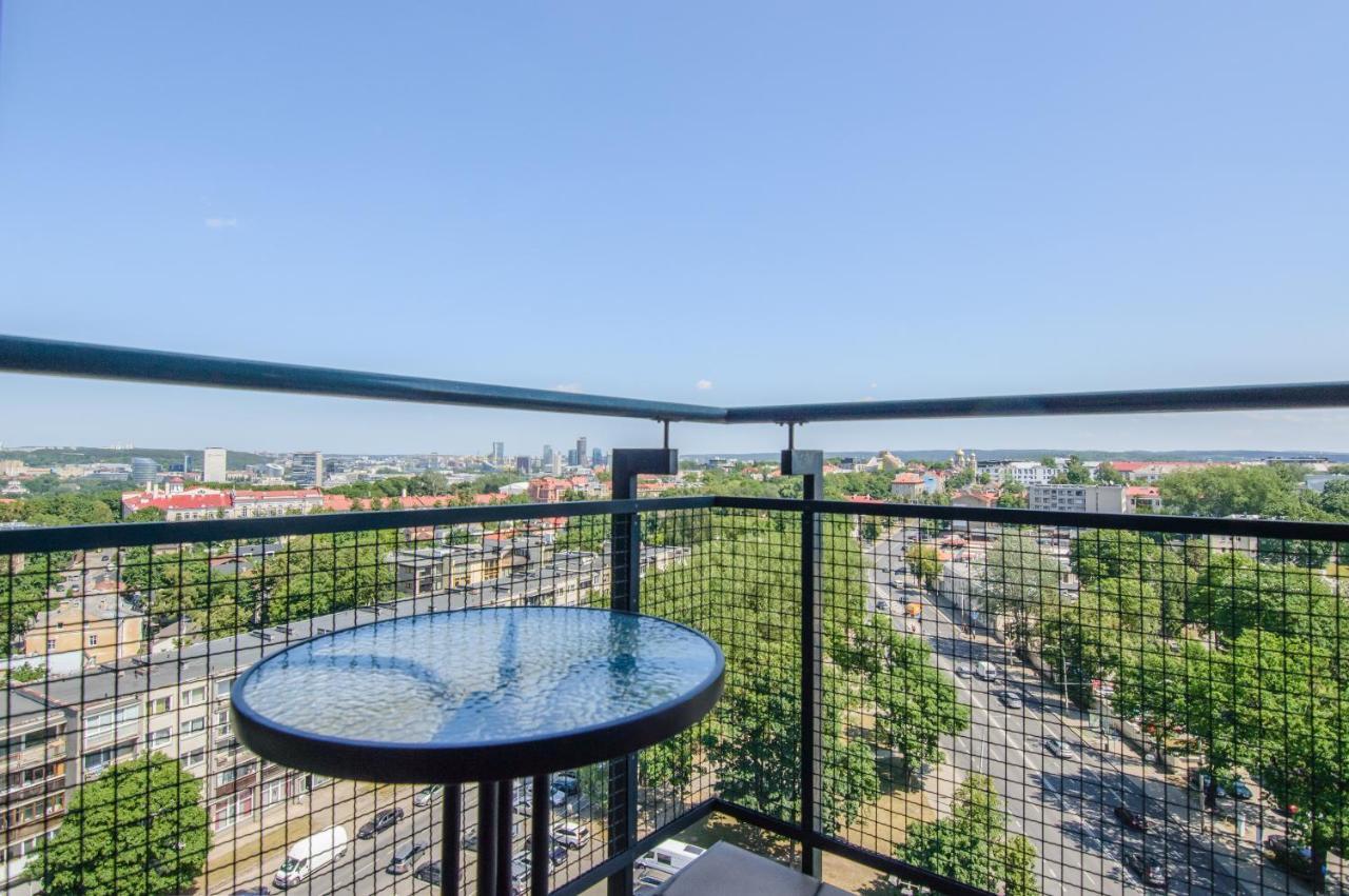Helios Luxury Apartment In Vilnius Skyscraper エクステリア 写真