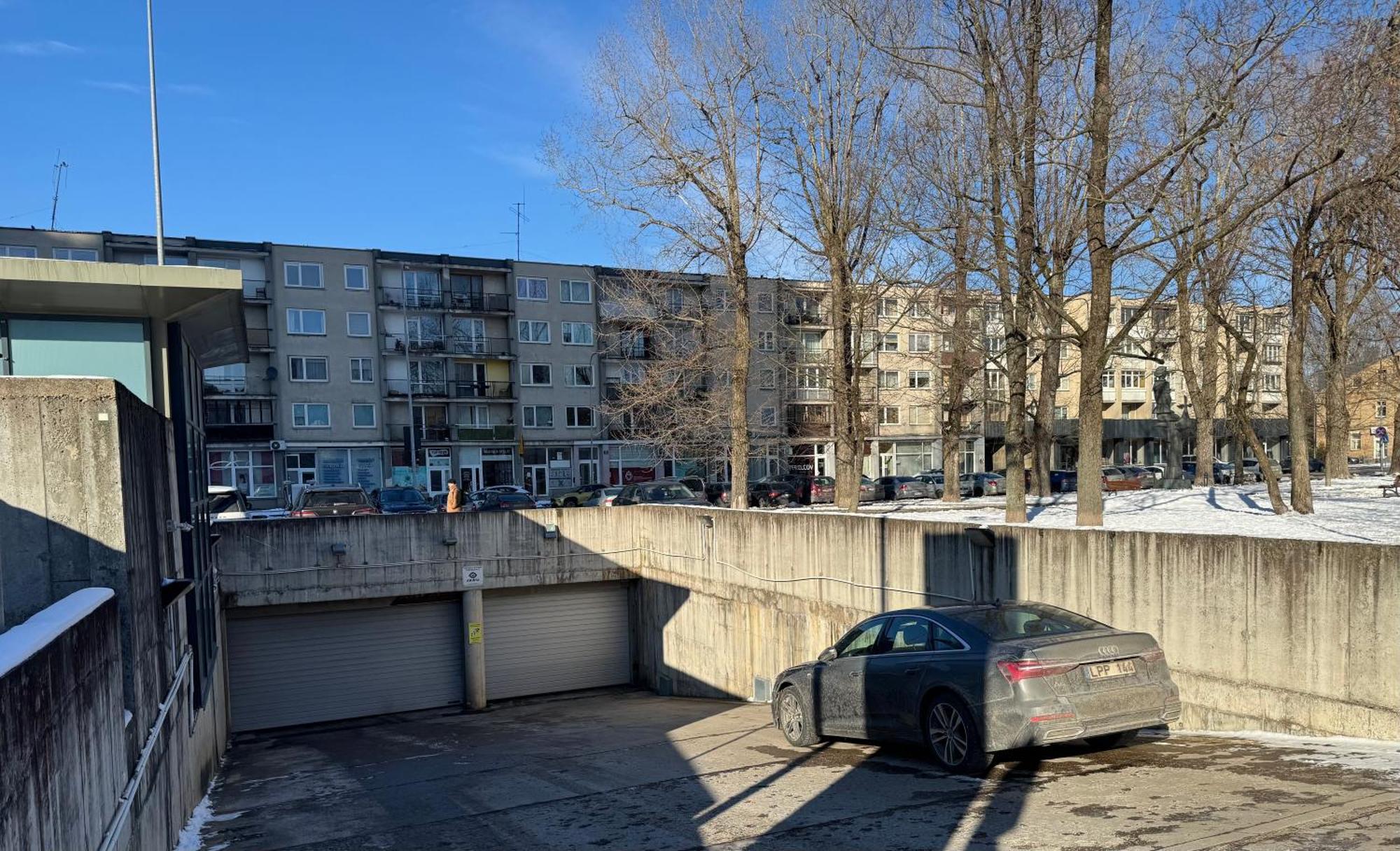 Helios Luxury Apartment In Vilnius Skyscraper エクステリア 写真